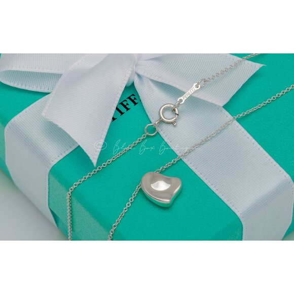 Tiffany & Co. Elsa Peretti Vintage Full Heart Necklace in Silver on a 16" Chain - Picture 4 of 6